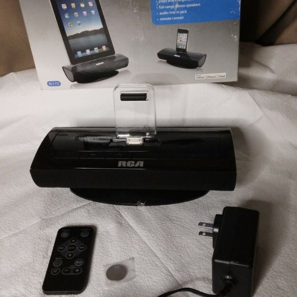 RCA Ri173 speaker charging dock for Apple iPhone 4 iPhone 3G & 3GS - Picture 1 of 11